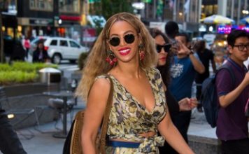 Beyoncé’nin Yaz ile Flört Eden Elbisesi