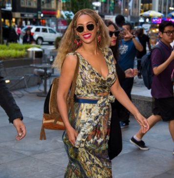 Beyoncé’nin Yaz ile Flört Eden Elbisesi